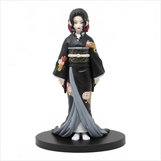 Figurine Muzan Kibutsuji forme féminine Banpresto – Demon Slayer, vêtue d'un kimono noir à motifs floraux.