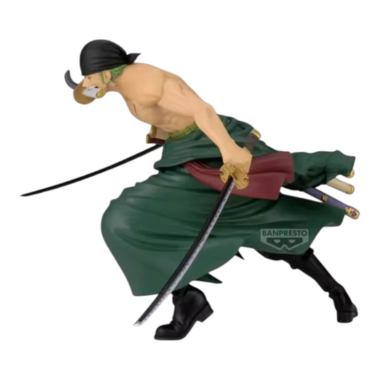 Figurine Roronoa Zoro Grandista – One Piece, en pleine course maniant ses trois sabres avec détermination.