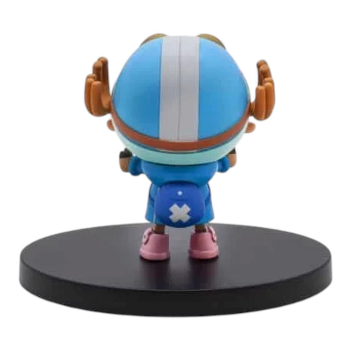 Figurine Tony Tony Chopper Egghead The Grandline Series – One Piece, vue de dos avec son casque turquoise et sa tenue bleue.