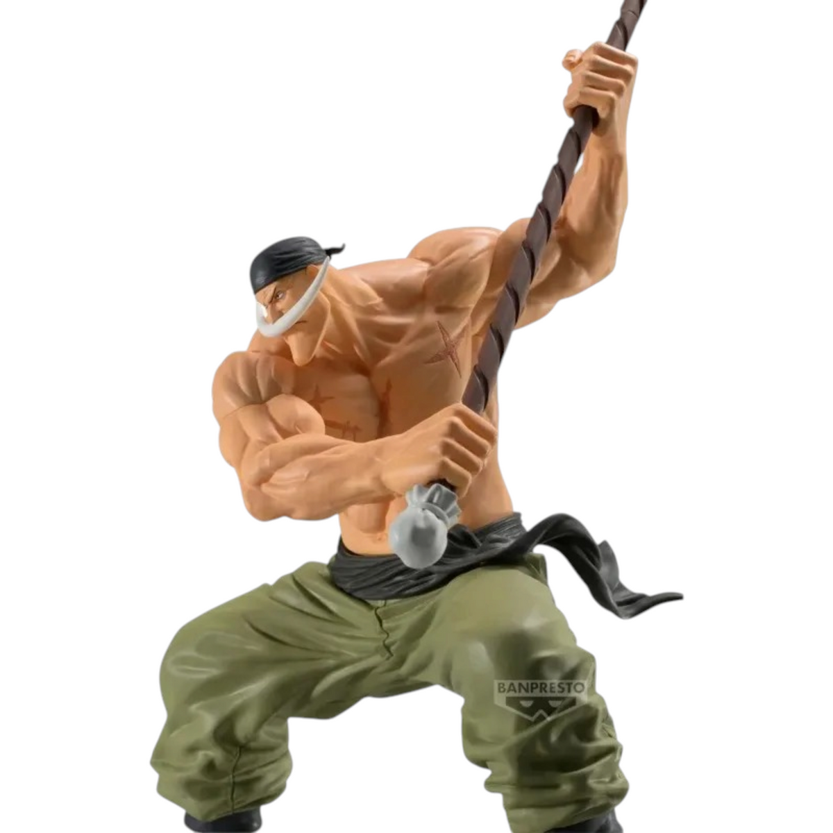 Figurine Edward Newgate Barbe Blanche Grandista – One Piece, en posture de combat avec son bisento levé.