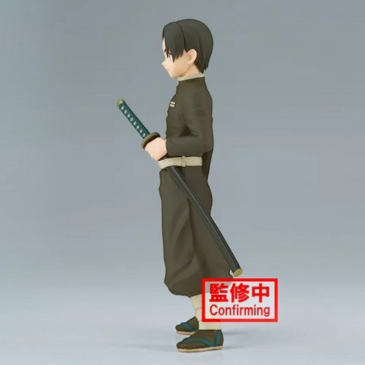 Figurine Murata Kizuna no Sou – Demon Slayer, personnage debout en uniforme noir avec son katana à la taille.