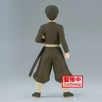 Figurine Murata Kizuna no Sou – Demon Slayer, vue de dos montrant l'uniforme noir et le katana à la taille.