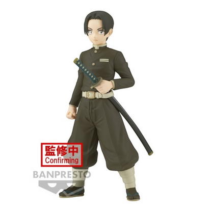 Figurine Murata Kizuna no Sou – Demon Slayer, debout en uniforme noir de pourfendeur avec son katana à la main.