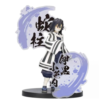 Figurine Obanai Iguro Kizuna no Sou EX – Demon Slayer, avec son serpent Kaburamaru et éléments décoratifs calligraphiés.