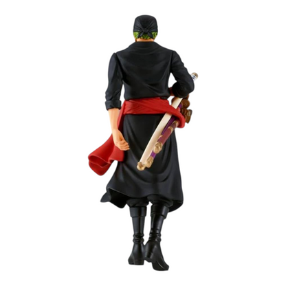 Figurine Roronoa Zoro Onigashima The Shukko – One Piece, vue de dos avec ses trois sabres à la ceinture.