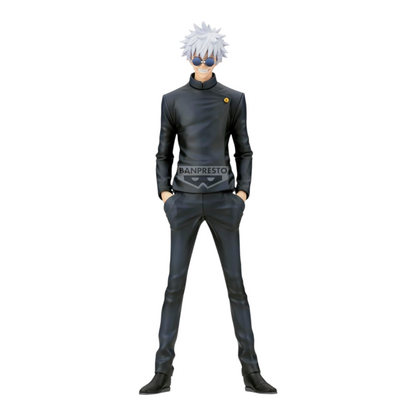 Figurine Satoru Gojo Special Ver. King of Artist – Jujutsu Kaisen, jeune exorciste en uniforme noir avec lunettes rondes.