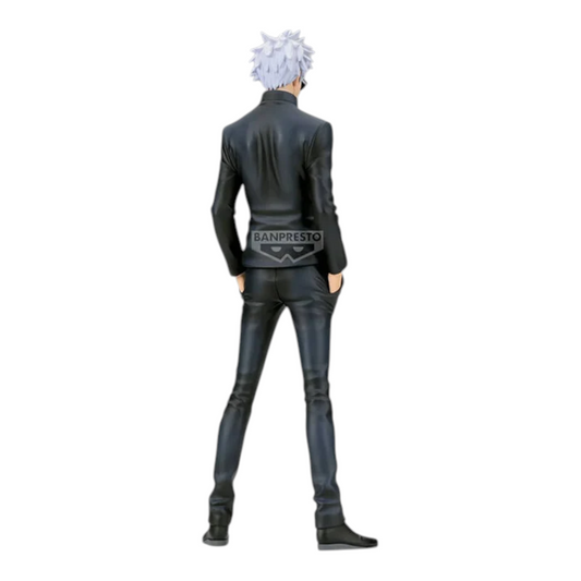 Figurine Satoru Gojo Special Ver. King of Artist – Jujutsu Kaisen, vue de dos en uniforme noir.