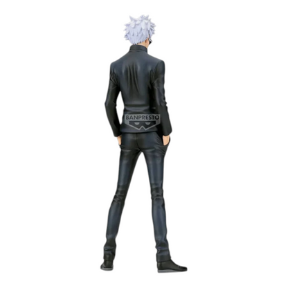 Figurine Satoru Gojo Special Ver. King of Artist – Jujutsu Kaisen, vue de dos en uniforme noir.