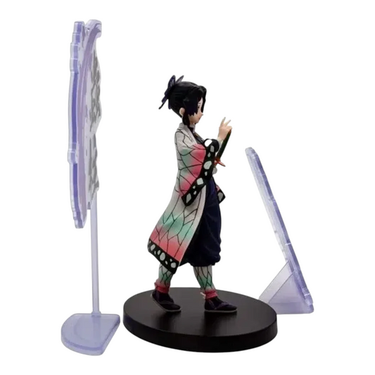 Figurine Shinobu Kochō Kizuna no Sou EX – Demon Slayer, avec ses éléments décoratifs violets et son haori papillon.