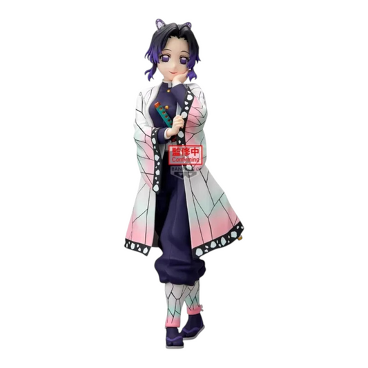 Figurine Shinobu Kocho Glitter & Glamours – Demon Slayer, posture élégante avec son haori à motifs papillon.