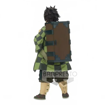 Figurine Tanjiro Kamado Kizuna no Sou Vol. 19 – Demon Slayer, portant son coffre en bois sur le dos.