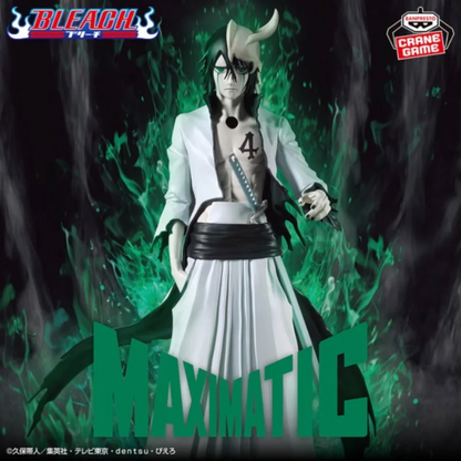 Figurine Ulquiorra Cifer MAXIMATIC – Bleach, debout en uniforme d'Arrancar avec son masque de Hollow et son tatouage.