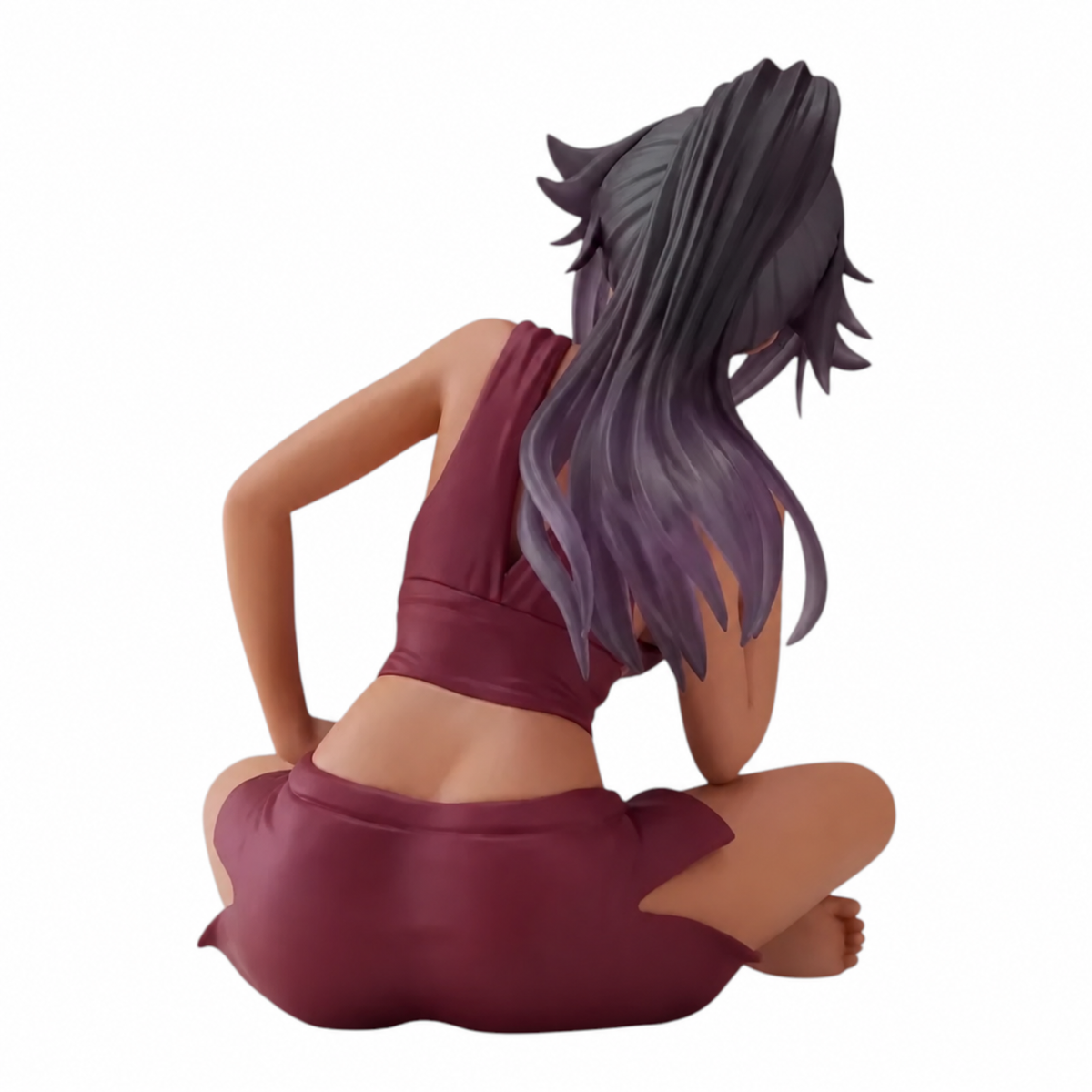 Figurine Yoruichi Shihōin Relax Time – Bleach, vue de dos en position assise décontractée.